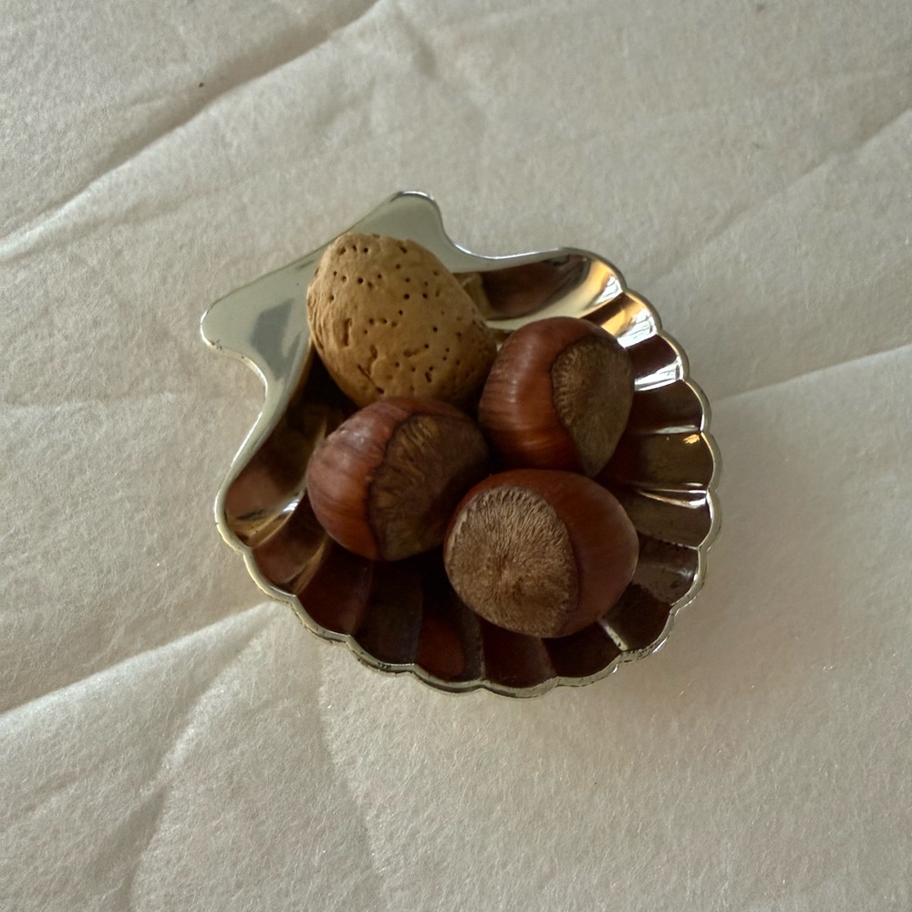 Shell Nut Dishes - Picture 13 of 14